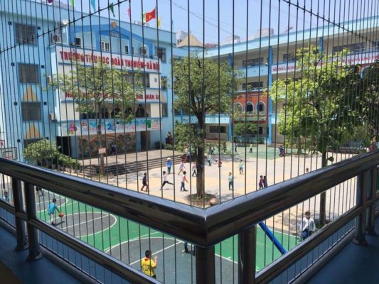 Lưới Cầu Thang Nhà Phố Trường Học